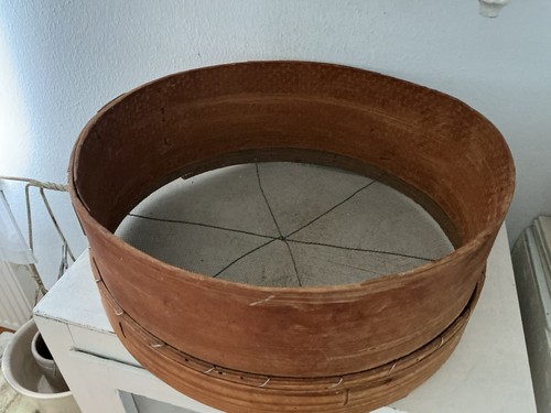Altes grosses uriges mehlsieb - grosses,