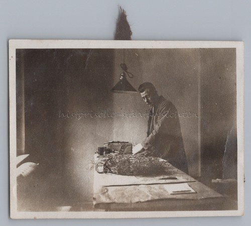 Düsteres foto von mann - foto,