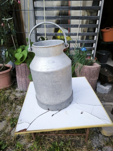 Antike bauern milchkanne aus - milchkanne,