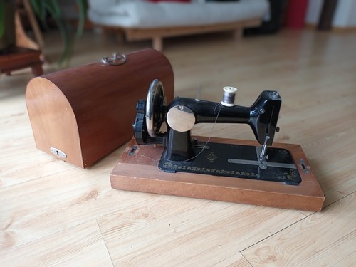 Alte handkurbel nähmaschine - handkurbel,