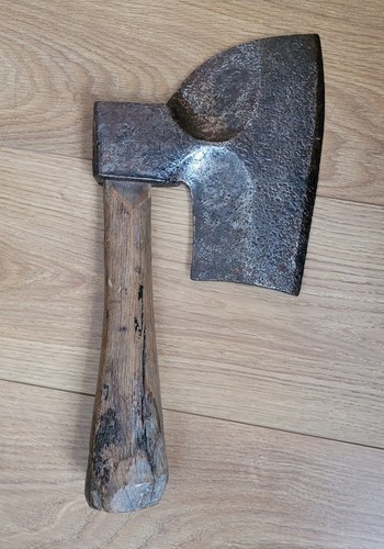 Antikes werkzeug axt beil - werkzeug,